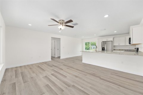 Villa ou maison à vendre à Ocklawaha, Floride: 3 chambres, 116.22 m2 № 1884386 - photo 12