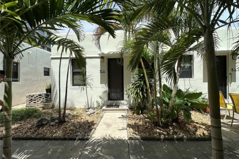 Condo in Hollywood, Florida, 1 bedroom  № 2263991 - photo 3