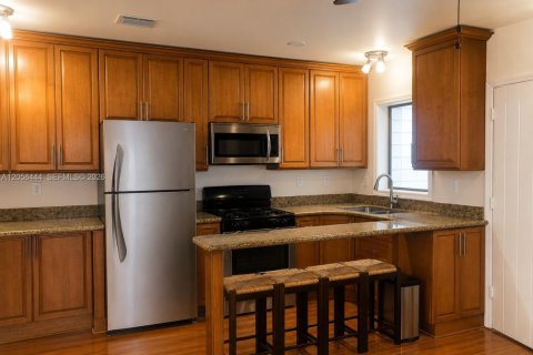 Condo in Hollywood, Florida, 1 bedroom  № 2263991 - photo 27