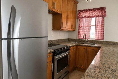 Condo in Hollywood, Florida, 1 bedroom  № 2263991 - photo 26