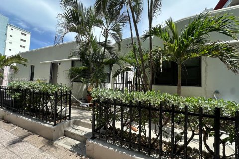 Condo in Hollywood, Florida, 1 bedroom  № 2263991 - photo 8