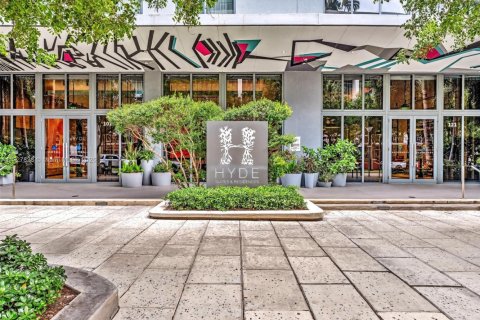 Condominio en alquiler en Miami, Florida, 1 dormitorio, 67.35 m2 № 2059962 - foto 2