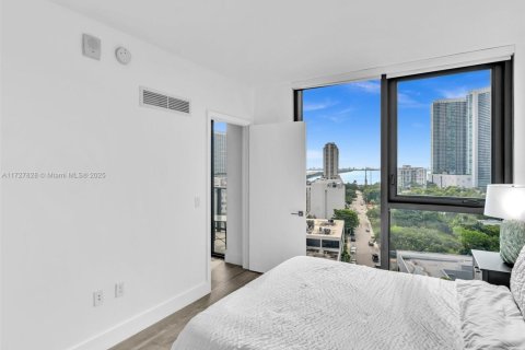 Condominio en alquiler en Miami, Florida, 1 dormitorio, 67.35 m2 № 2059962 - foto 23