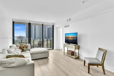 Condominio en alquiler en Miami, Florida, 1 dormitorio, 67.35 m2 № 2059962 - foto 8