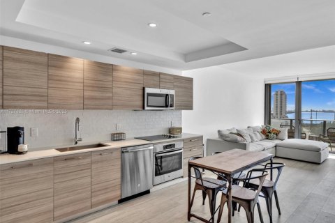 Condominio en alquiler en Miami, Florida, 1 dormitorio, 67.35 m2 № 2059962 - foto 12