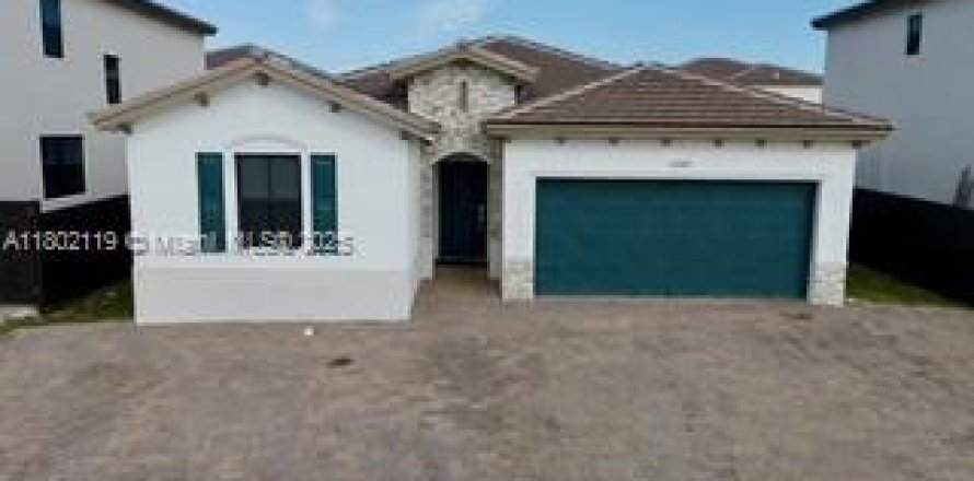 House in Miami, Florida 4 bedrooms, 176.89 sq.m. № 1864446