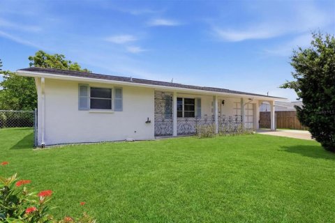 Casa en venta en North Port, Florida, 2 dormitorios, 83.61 m2 № 2231756 - foto 4