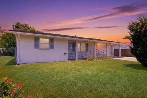 Casa en North Port, Florida 2 dormitorios, 83.61 m2 № 2231756