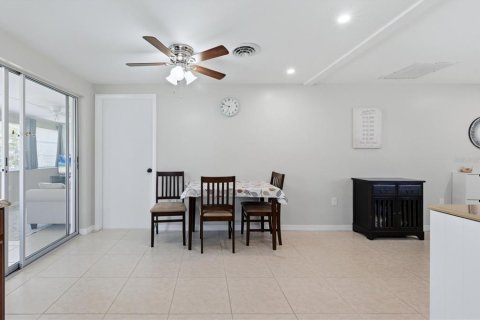 Casa en venta en North Port, Florida, 2 dormitorios, 83.61 m2 № 2231756 - foto 13