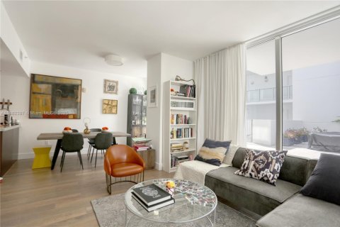 Condo in Miami, Florida, 1 bedroom  № 1929742 - photo 8