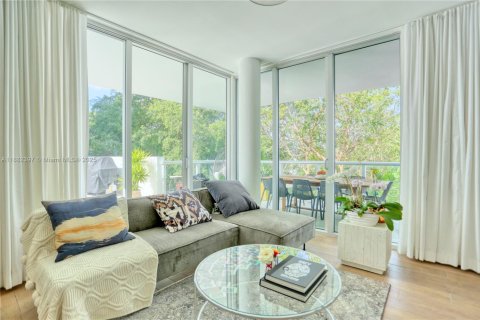 Condo in Miami, Florida, 1 bedroom  № 1929742 - photo 16