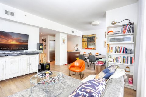 Condo in Miami, Florida, 1 bedroom  № 1929742 - photo 18