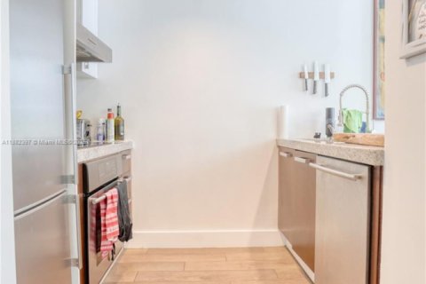 Condo in Miami, Florida, 1 bedroom  № 1929742 - photo 19
