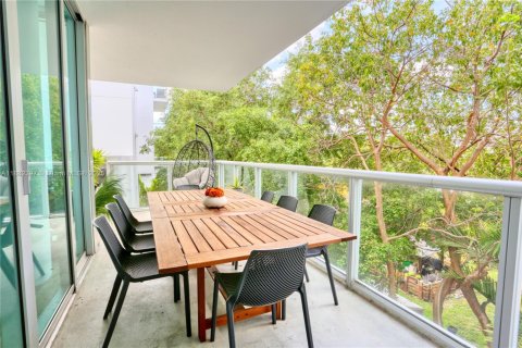 Condo in Miami, Florida, 1 bedroom  № 1929742 - photo 6