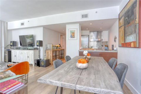 Condo in Miami, Florida, 1 bedroom  № 1929742 - photo 7