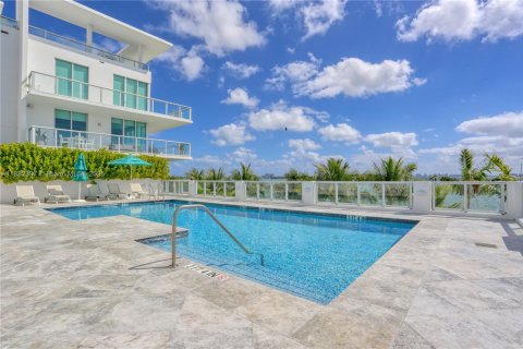 Condo in Miami, Florida, 1 bedroom  № 1929742 - photo 28