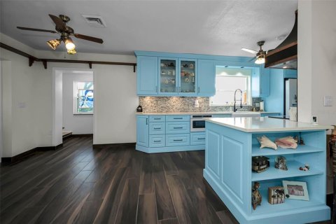 Casa en venta en Tarpon Springs, Florida, 3 dormitorios, 288.28 m2 № 2216929 - foto 27