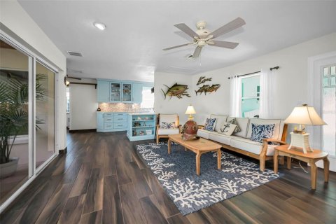 Casa en venta en Tarpon Springs, Florida, 3 dormitorios, 288.28 m2 № 2216929 - foto 20