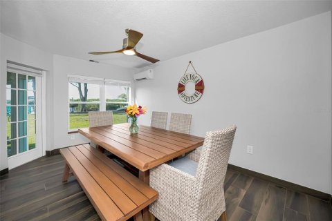 Casa en venta en Tarpon Springs, Florida, 3 dormitorios, 288.28 m2 № 2216929 - foto 25