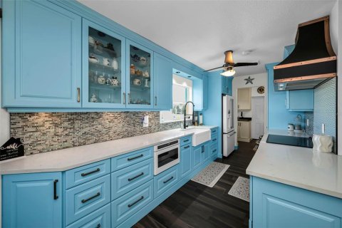 Casa en venta en Tarpon Springs, Florida, 3 dormitorios, 288.28 m2 № 2216929 - foto 28