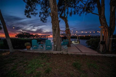 Casa en venta en Tarpon Springs, Florida, 3 dormitorios, 288.28 m2 № 2216929 - foto 4