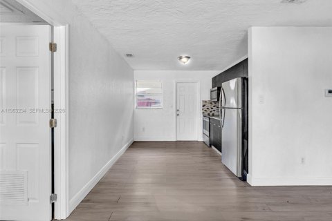 Immobilier commercial à vendre à Fort Lauderdale, Floride: 176.14 m2 № 2025278 - photo 5