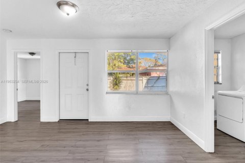 Immobilier commercial à vendre à Fort Lauderdale, Floride: 176.14 m2 № 2025278 - photo 9