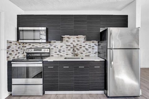 Immobilier commercial à vendre à Fort Lauderdale, Floride: 176.14 m2 № 2025278 - photo 7