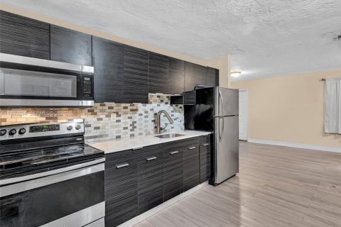 Immobilier commercial à vendre à Fort Lauderdale, Floride: 176.14 m2 № 2025278 - photo 30