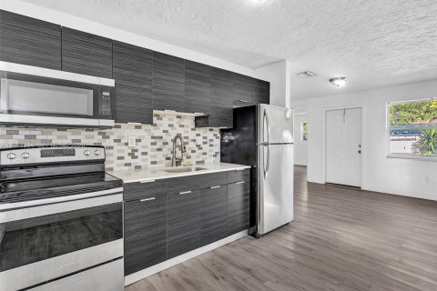 Immobilier commercial à vendre à Fort Lauderdale, Floride: 176.14 m2 № 2025278 - photo 8