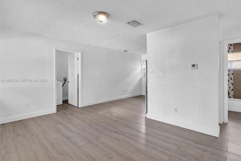 Immobilier commercial à vendre à Fort Lauderdale, Floride: 176.14 m2 № 2025278 - photo 3