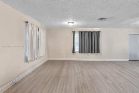 Immobilier commercial à vendre à Fort Lauderdale, Floride: 176.14 m2 № 2025278 - photo 25