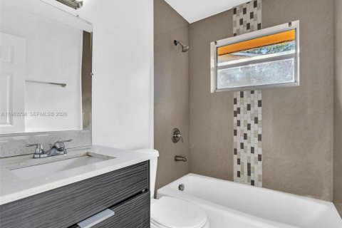 Immobilier commercial à vendre à Fort Lauderdale, Floride: 176.14 m2 № 2025278 - photo 15