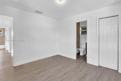 Immobilier commercial à vendre à Fort Lauderdale, Floride: 176.14 m2 № 2025278 - photo 19