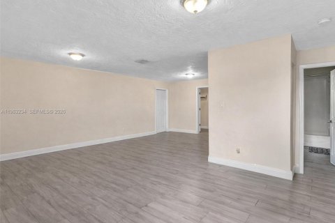 Immobilier commercial à vendre à Fort Lauderdale, Floride: 176.14 m2 № 2025278 - photo 24