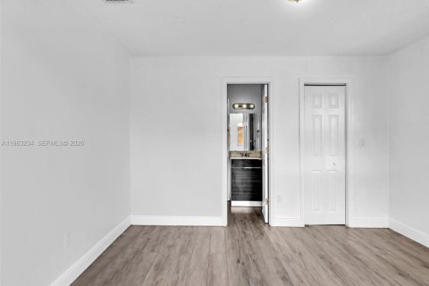 Immobilier commercial à vendre à Fort Lauderdale, Floride: 176.14 m2 № 2025278 - photo 20