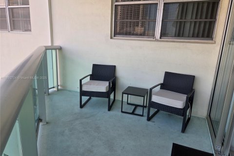 Купить кондоминиум в Холливуд, Флорида 1 спальня, 73.3м2, № 1949766 - фото 14