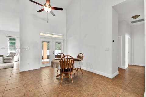 Снять в аренду виллу или дом в Киссимми, Флорида 4 спальни, № 1935483 - фото 5