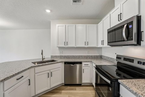 Townhouse in Lake Wales, Florida 3 bedrooms, 144.65 sq.m. № 2379413 - photo 5