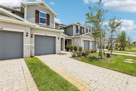 Townhouse in Lake Wales, Florida 3 bedrooms, 144.65 sq.m. № 2379413 - photo 2