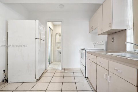 Casa en venta en Miami, Florida, 4 dormitorios, 125.42 m2 № 2058803 - foto 10