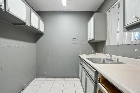 Casa en venta en Miami, Florida, 4 dormitorios, 125.42 m2 № 2058803 - foto 7