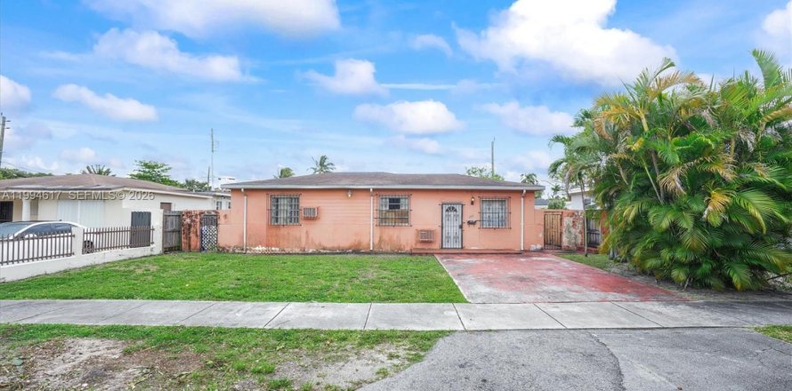 Casa en Miami, Florida 4 dormitorios, 125.42 m2 № 2058803