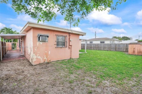 Casa en venta en Miami, Florida, 4 dormitorios, 125.42 m2 № 2058803 - foto 12