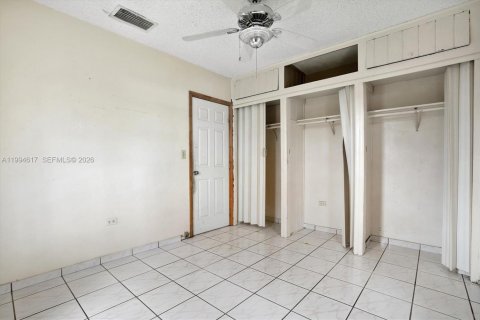 Casa en venta en Miami, Florida, 4 dormitorios, 125.42 m2 № 2058803 - foto 3