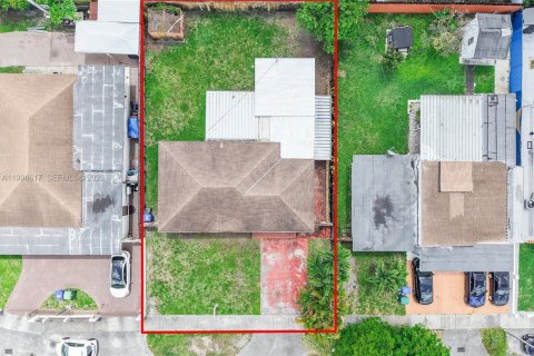 Casa en venta en Miami, Florida, 4 dormitorios, 125.42 m2 № 2058803 - foto 14