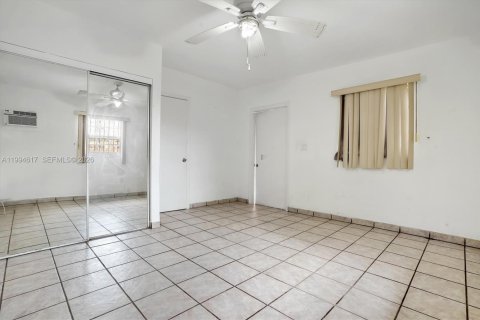 Casa en venta en Miami, Florida, 4 dormitorios, 125.42 m2 № 2058803 - foto 8
