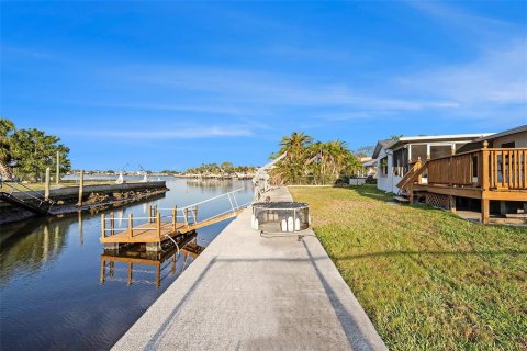 Casa en venta en Port Richey, Florida, 2 dormitorios, 120.4 m2 № 1615215 - foto 27