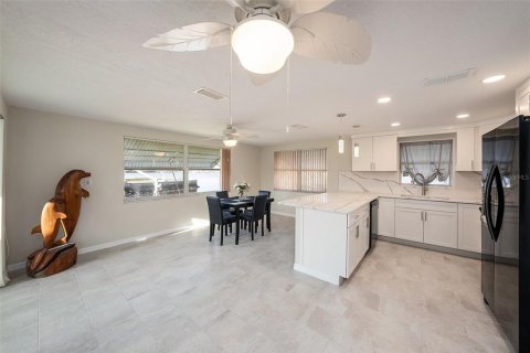 Casa en venta en Port Richey, Florida, 2 dormitorios, 120.4 m2 № 1615215 - foto 9
