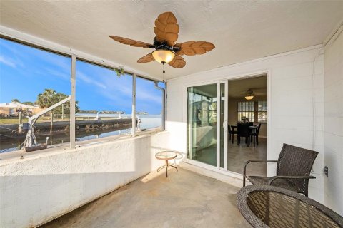 Casa en venta en Port Richey, Florida, 2 dormitorios, 120.4 m2 № 1615215 - foto 23